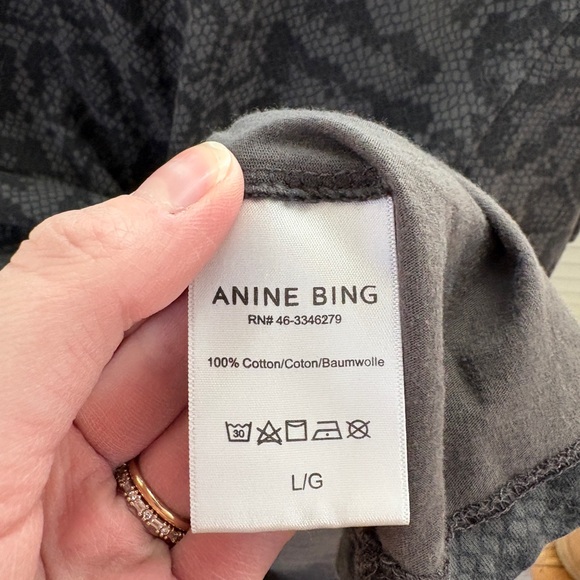 Anine Bing Snakeskin Reptile 100% Cotton Grey Charcoal Tee Women’s Large - Picture 6 of 6